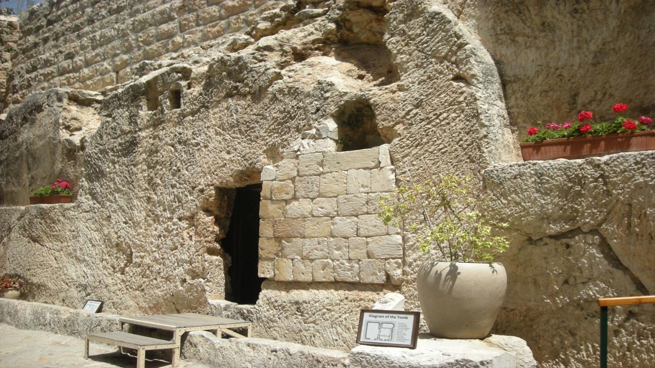 jesus closed tomb of the actual